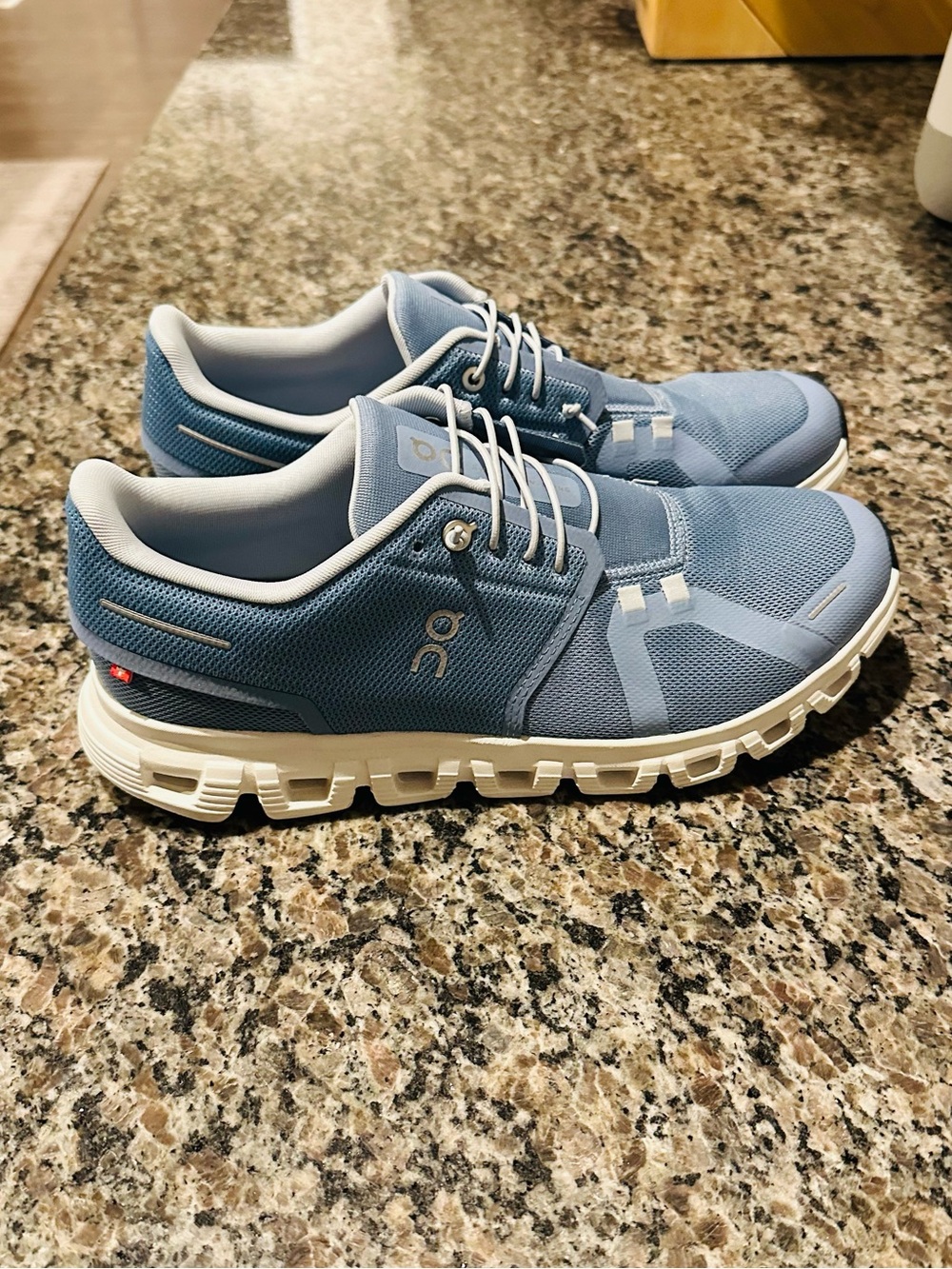 On Running Cloud 6 Women’s Lightweight Running Shoe - Blue